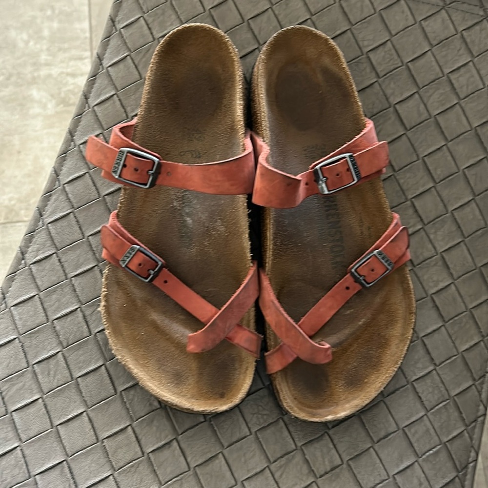 Birkenstock Sandals!! 39 hardly worn!